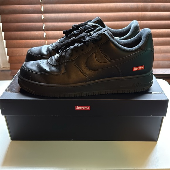 Nike Air Force 1 Low SP in Black - Picture 3 of 6